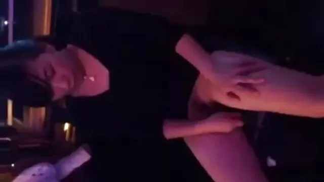 Un trou du cul aime une grosse bite dans le cul et se film de sexe gratuit fait baiser en anal