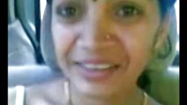 Un mec lubrique martèle l'anal d'une jeune sexe videos gratuites brune avec sa bite