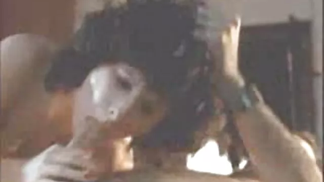 Sexy film porno arab gratuit babe baise dans l'écurie avec un cow-boy lubrique