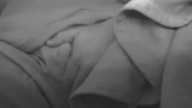 Le mec a baisé une chienne ivre russe en anal et a fourré une bulle porno entier francais dans sa chatte