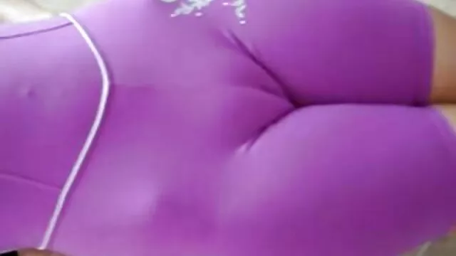 Une beauté passionnée aux gros seins baise en porno film français gratuit anal et lèche le cul d'un mec