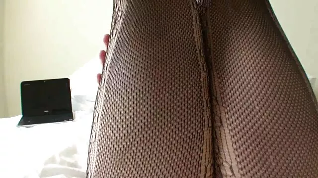 La sexy video hard sex gratuit Evelina Darling en belle lingerie a séduit son amant pour l'anal
