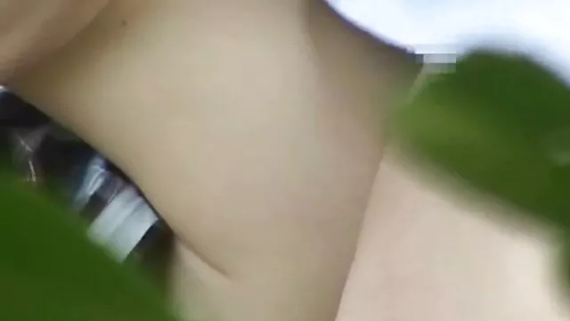 Un homme noir pompé baise une blonde lesbienne fontaine xxx aux yeux bleus avec une grosse bite