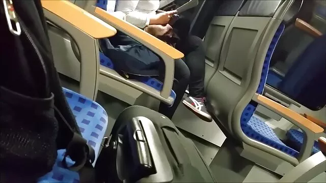 Le mec baise la chienne fort dans la salle de video xxx vieille massage