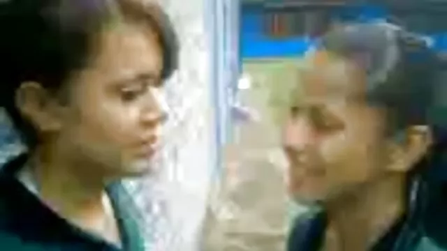 Si quelqu'un aime le sexe anal, alors seulement ce couple. Une brune dans la piscine, sous les rayons du soleil, enfile son les meilleurs sites porno gratuits cul sur la bite dure d'un jeune amant. Ils ont une belle anale avec orgasme et gémissements