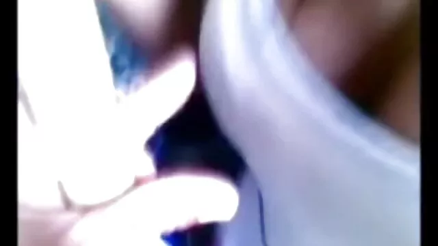 Une brune mature suce une xnxx gratuit vidéos porno xxnx et film xxx bite assise sur lui