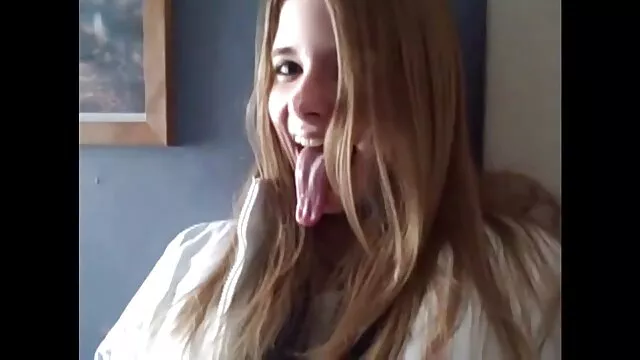 La blonde gratuit porno film Sara Jay aux gros seins se masturbe la chatte avec différents jouets