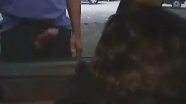 Une belle fille a séduit un mec pour le sexe. Ils ont très bien baisé et il est entré dans sa bouche video porno coqnu
