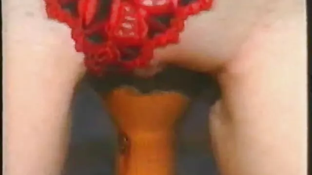 Le pornos asiatiques mec a léché la chatte des miettes et l'a baisée en anal