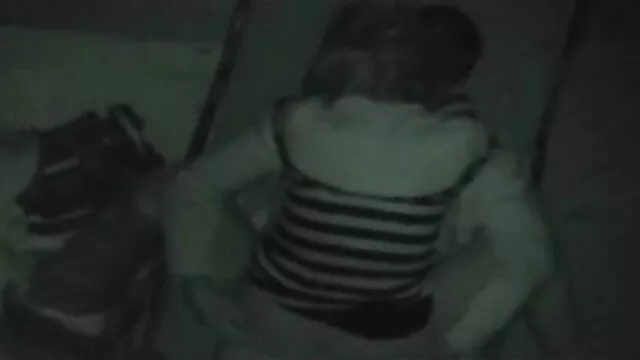 Tout d'abord, ces deux beautés, grasses et maigres, se caressaient et s'excitaient. Et puis les hommes les ont rejoints et leur ont montré leurs membres debout, qu'ils ont immédiatement pris site de porno japonais dans leur bouche