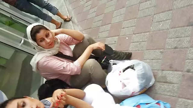 Jizzed de la tête video x streaming gratuit aux pieds sur une belle fille asiatique