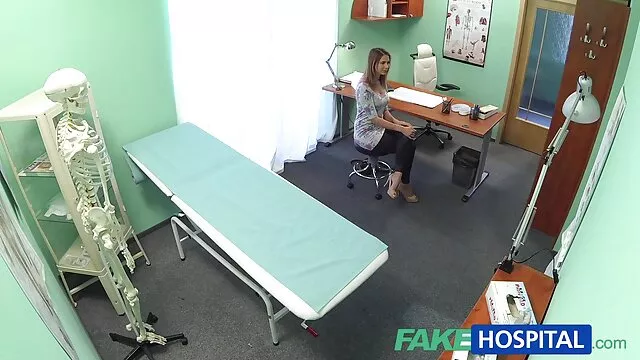 La femme a préparé une bonne surprise pour son mari, a amené une femme noire aux gros seins dans flim de cu gratuit la maison et a demandé à se baiser avec cette salope noire