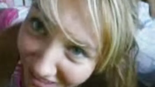 Une volée de jeunes filles chaudes et simplement indescriptiblement sexy organise des rassemblements lesbiens obscènes, au cours desquels ces filles insatiables se lèchent diligemment les chattes mouillées et finissent violemment regarder film sexe gratuit