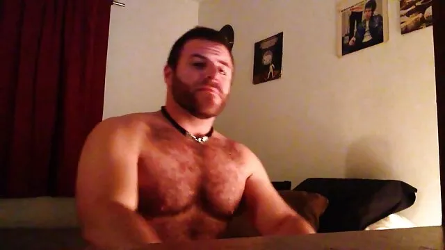 Une video pornovore jeune blonde Cassidy Ryan baise avec un homme chaud mature