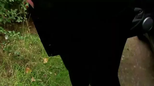 Baisée femme au bord de l'étang en anal film français porno streaming