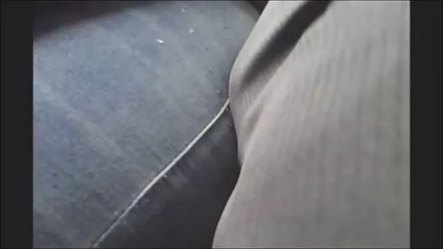 Maman a fait plaisir à l'ami de son film porno amateur gratuit fils avec le sexe oral