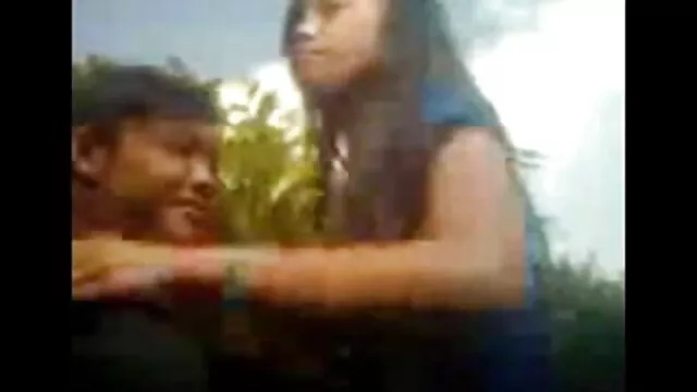 Maman sexy lèche la chatte d'une jeune belle-fille et baise video amateur sexy gratuit avec son petit ami